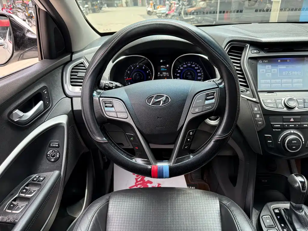 Hyundai Santa Fe 2015 — фото 11