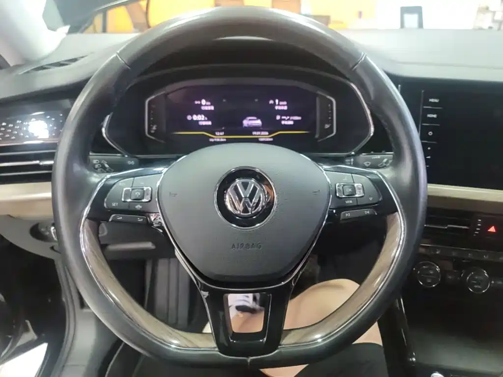 Volkswagen Passat 2019 — фото 11
