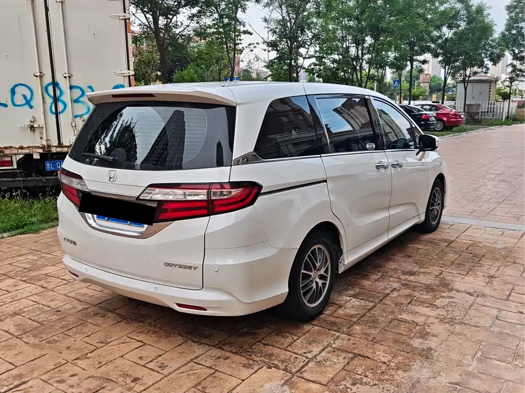 Honda Odyssey 2019 — фото 9