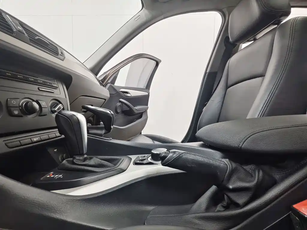 BMW X1 2013 — фото 12