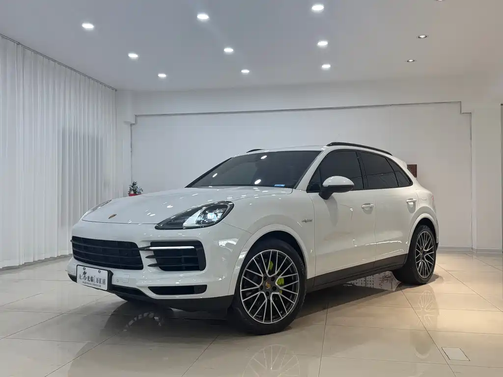Porsche Cayenne Hybrid 2022 — фото 1