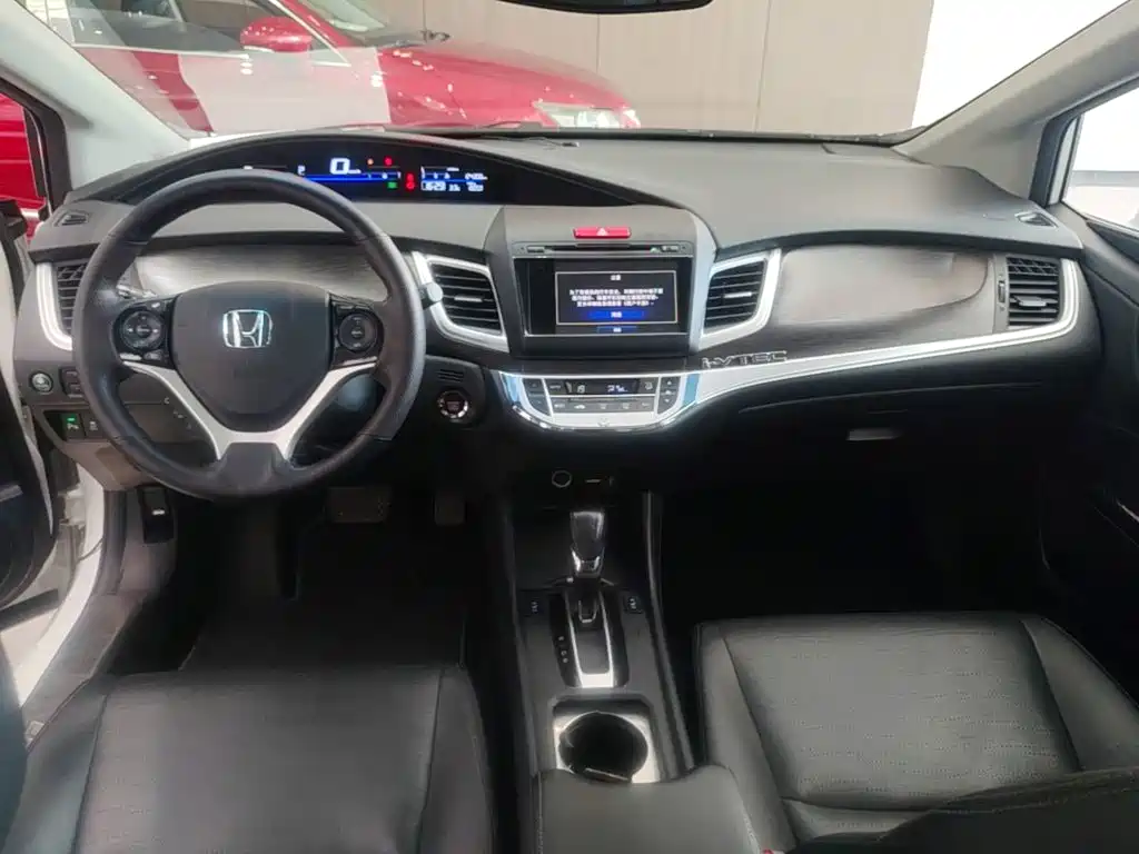 Honda Jade 2016 — фото 10