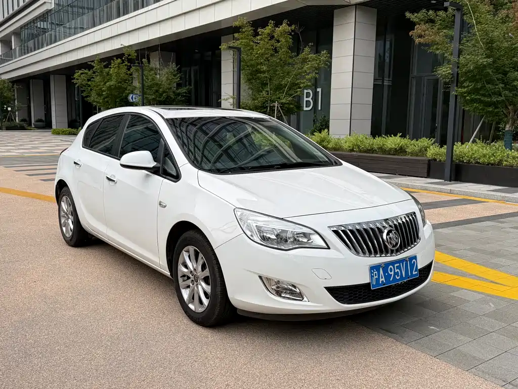 Buick Excelle 2012