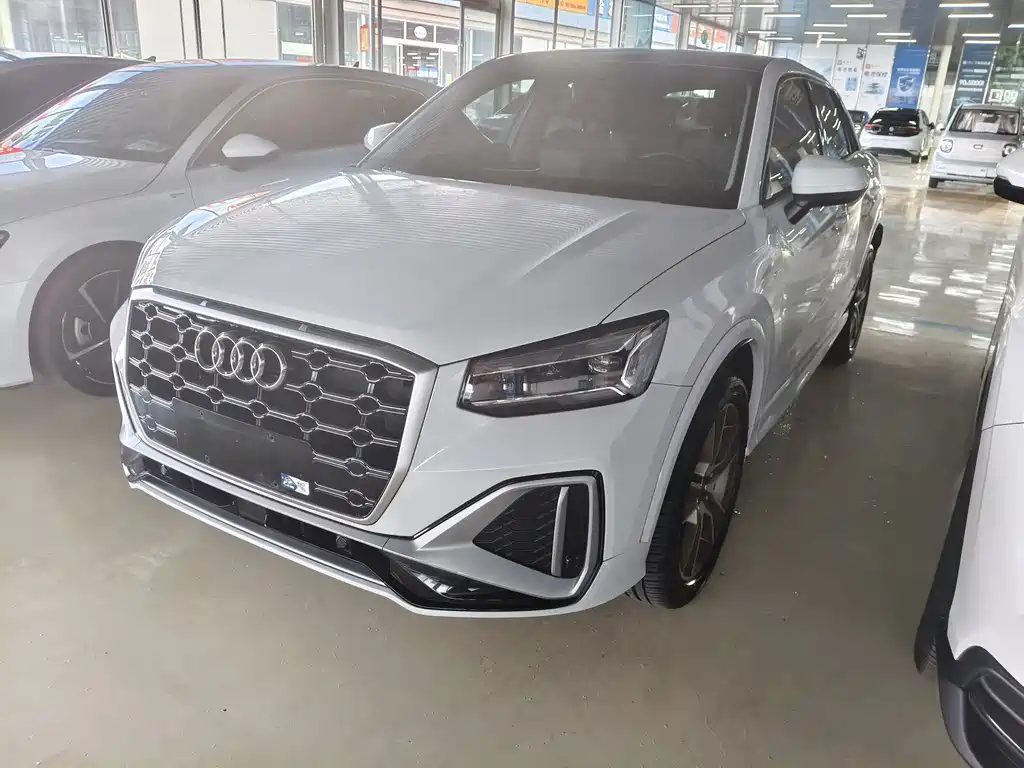 Audi Q2L 2023