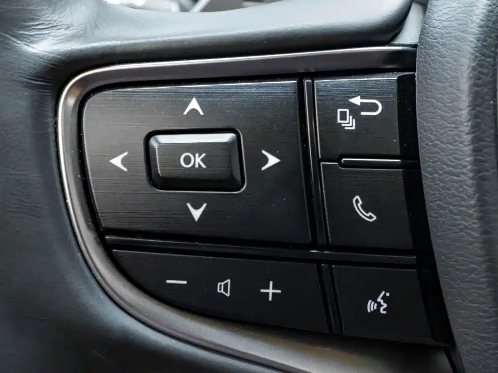 Lexus ES 2023 — фото 17
