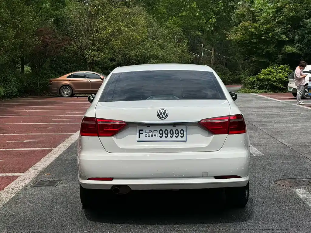 Volkswagen Lavida 2015
