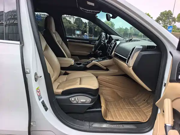 Porsche Cayenne 2015