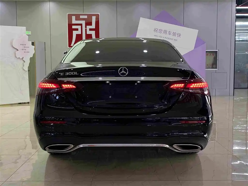 Mercedes-Benz E-Class 2023 — фото 16