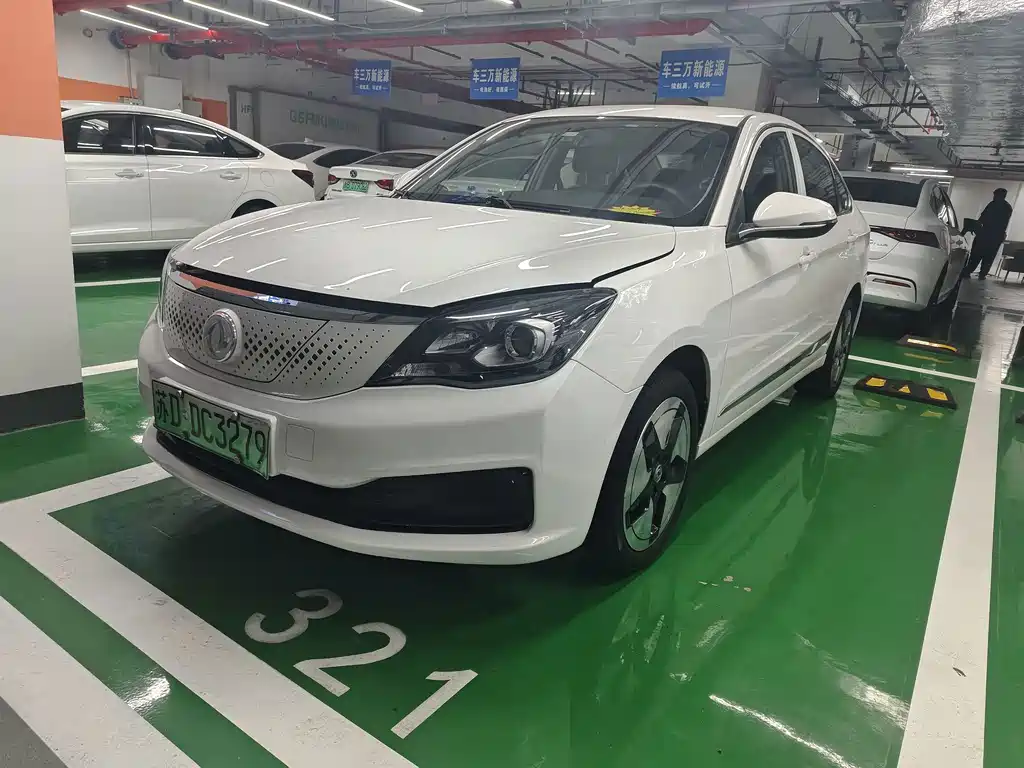 Dongfeng E70 2022