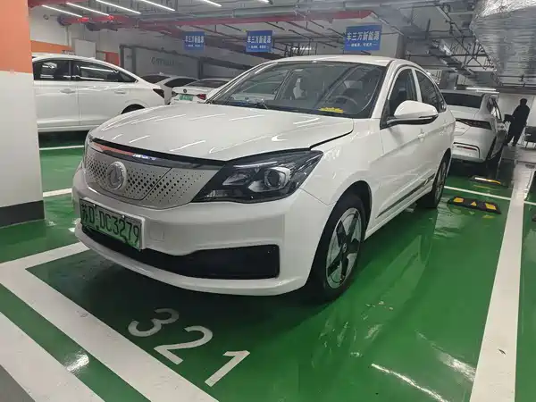 Dongfeng E70 2022