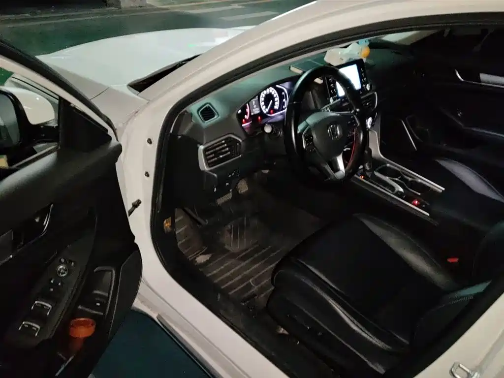 Honda Accord 2020 — фото 12