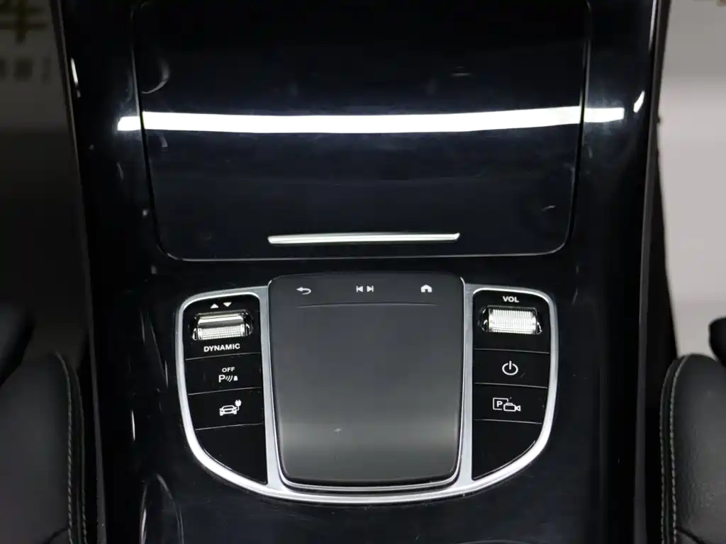Mercedes-Benz EQC 2021 — фото 18