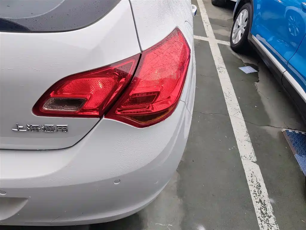Buick Excelle 2015 — фото 24