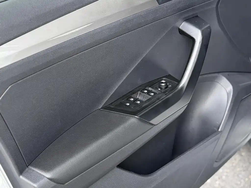 Volkswagen T-Roc 2018 — фото 10