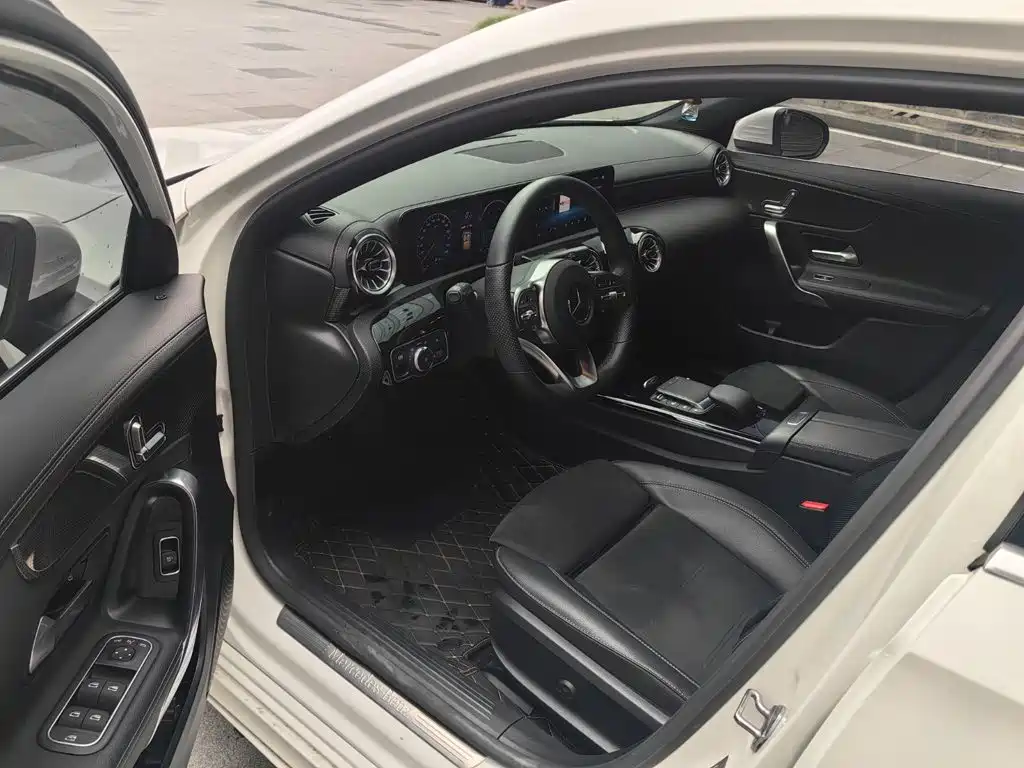Mercedes-Benz A-Class 2021 — фото 12