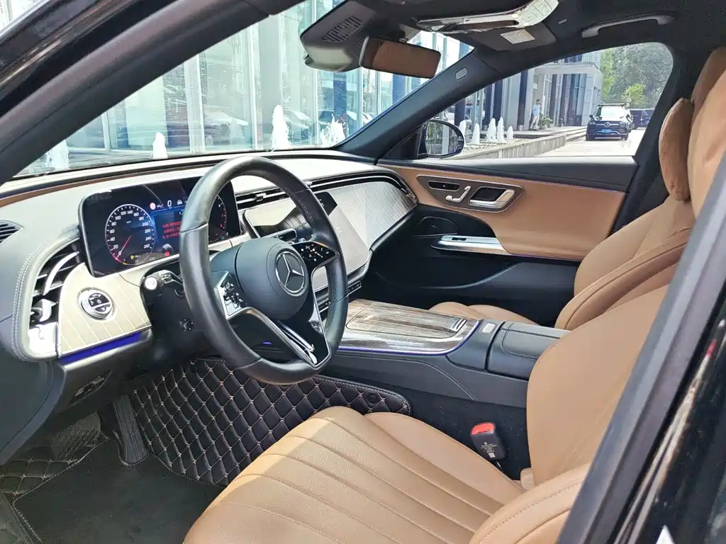 Mercedes-Benz E-Class 2024