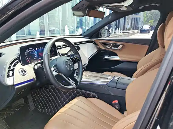 Mercedes-Benz E-Class 2024