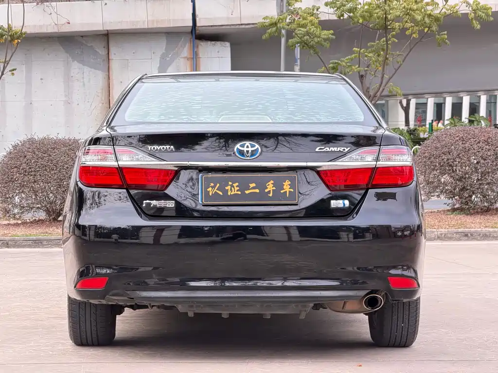 Toyota Camry 2016 — фото 4