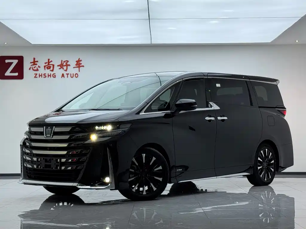 Toyota Vellfire 2024 — фото 1