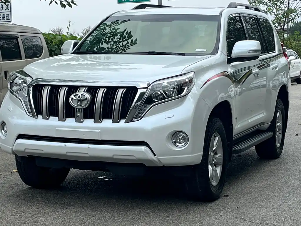 Toyota Prado 2017 — фото 1