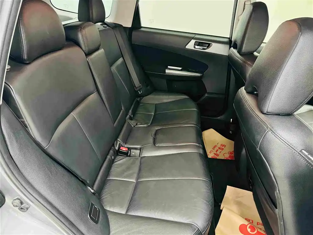 Subaru Forester 2011 — фото 25