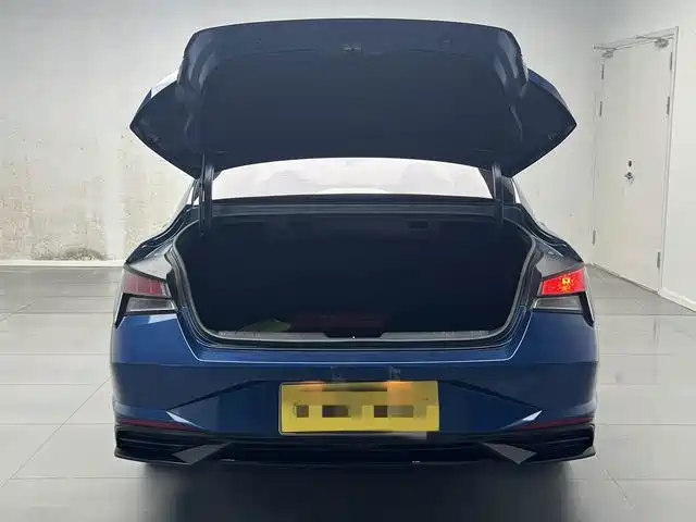 Hyundai Elantra 2021 — фото 18