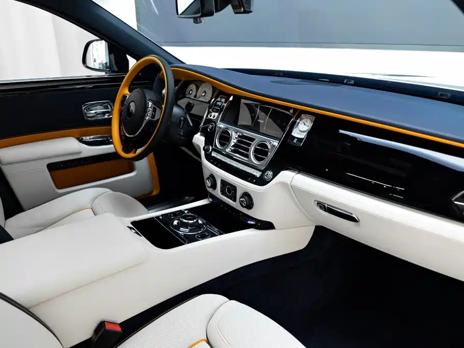 Rolls-Royce Ghost 2019 — фото 16