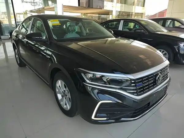 Volkswagen Passat Plug-In Hybrid 2026