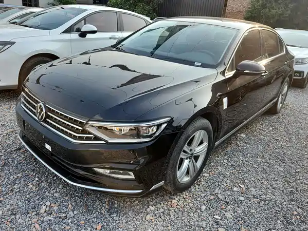 Volkswagen Magotan 2025