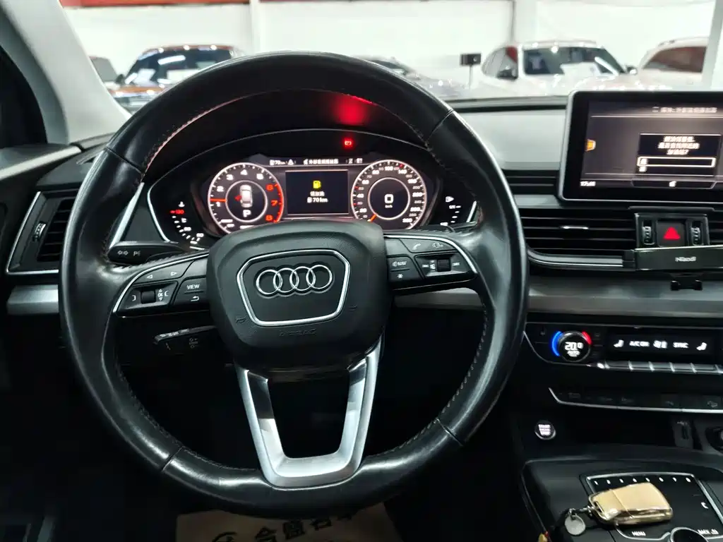 Audi Q5L 2019 — фото 13