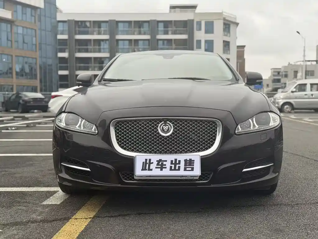 Jaguar XJ 2016 — фото 2