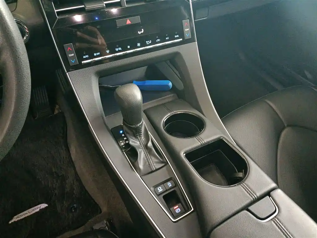 Toyota Avalon 2022 — фото 10