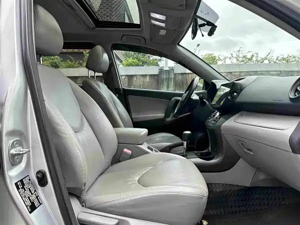Toyota RAV4 2011