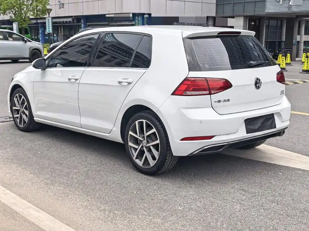 Volkswagen Golf 2020