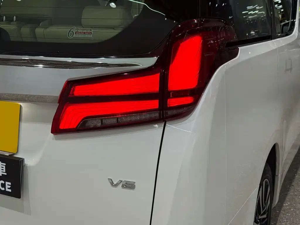 Toyota Alphard 2019 — фото 8