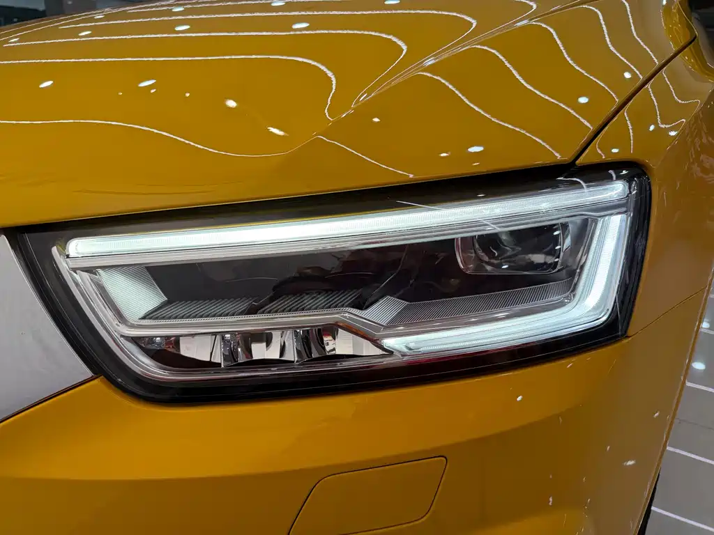 Audi Q3 2018 — фото 13