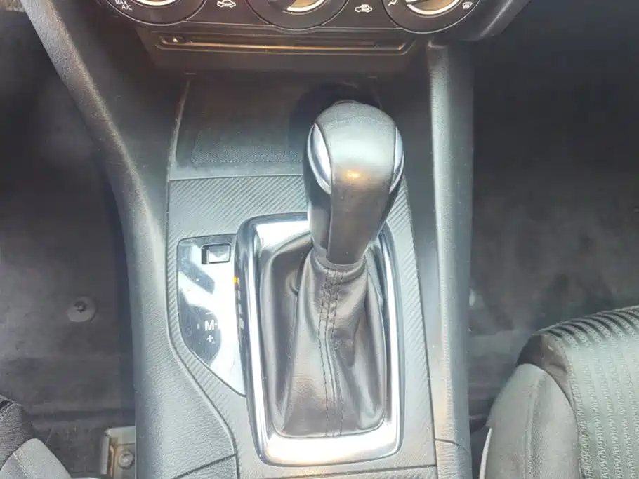 Mazda 3 Axela 2015 — фото 16
