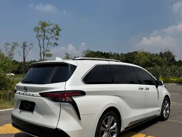 Toyota Sienna 2024