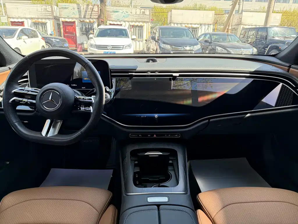 Mercedes-Benz E-Class 2024 — фото 12
