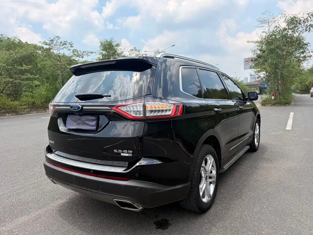 Ford Edge 2017 — фото 13