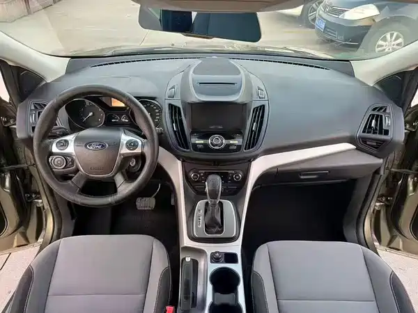 Ford Kuga 2015