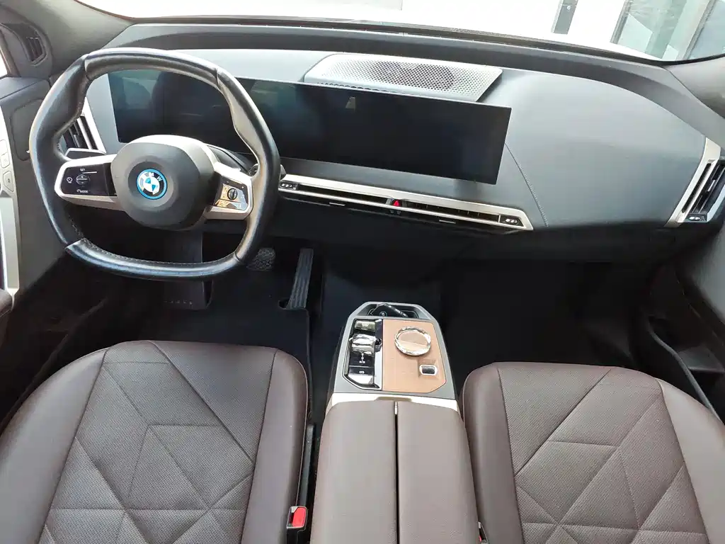 BMW iX 2025 — фото 13