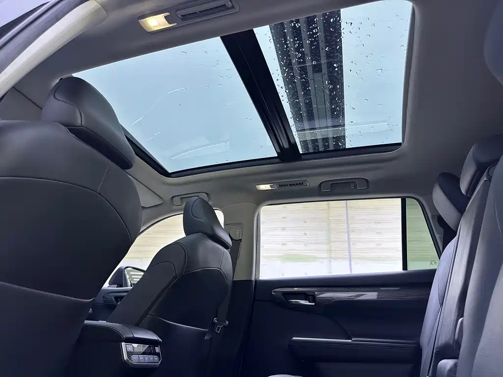 Toyota Highlander 2022 — фото 14