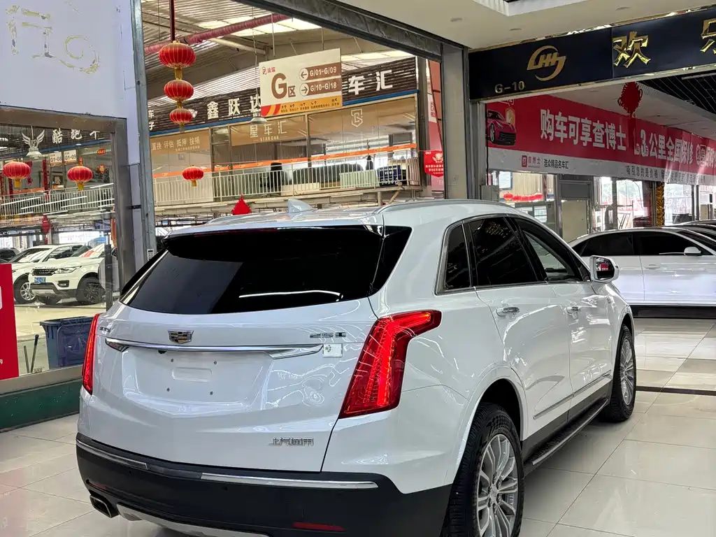 Cadillac XT5 2016 — фото 9