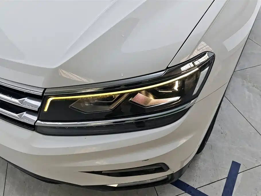 Volkswagen Tiguan L 2017 — фото 4