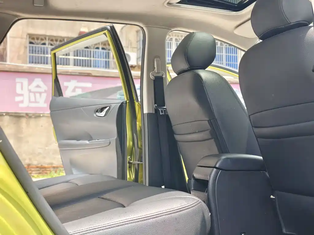 Nissan Tiida 2016 — фото 13