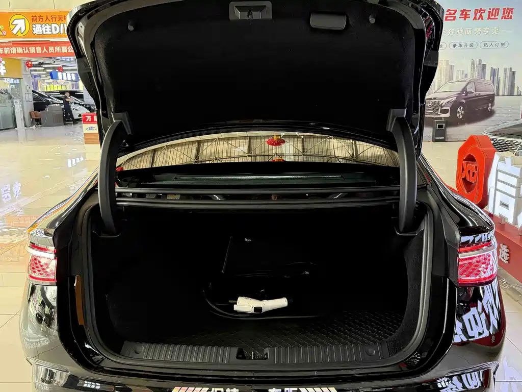 BYD Seal 07 DM-i 2025 — фото 18