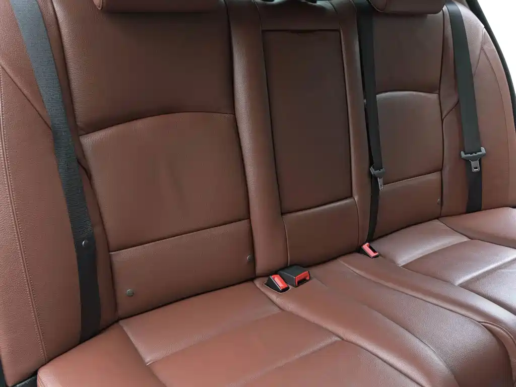 BMW 5 Series 2015 — фото 12