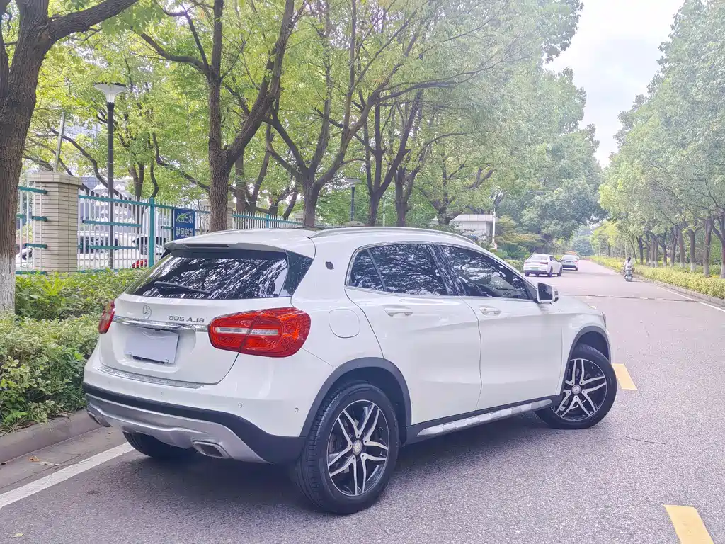Mercedes-Benz GLA 2015 — фото 15