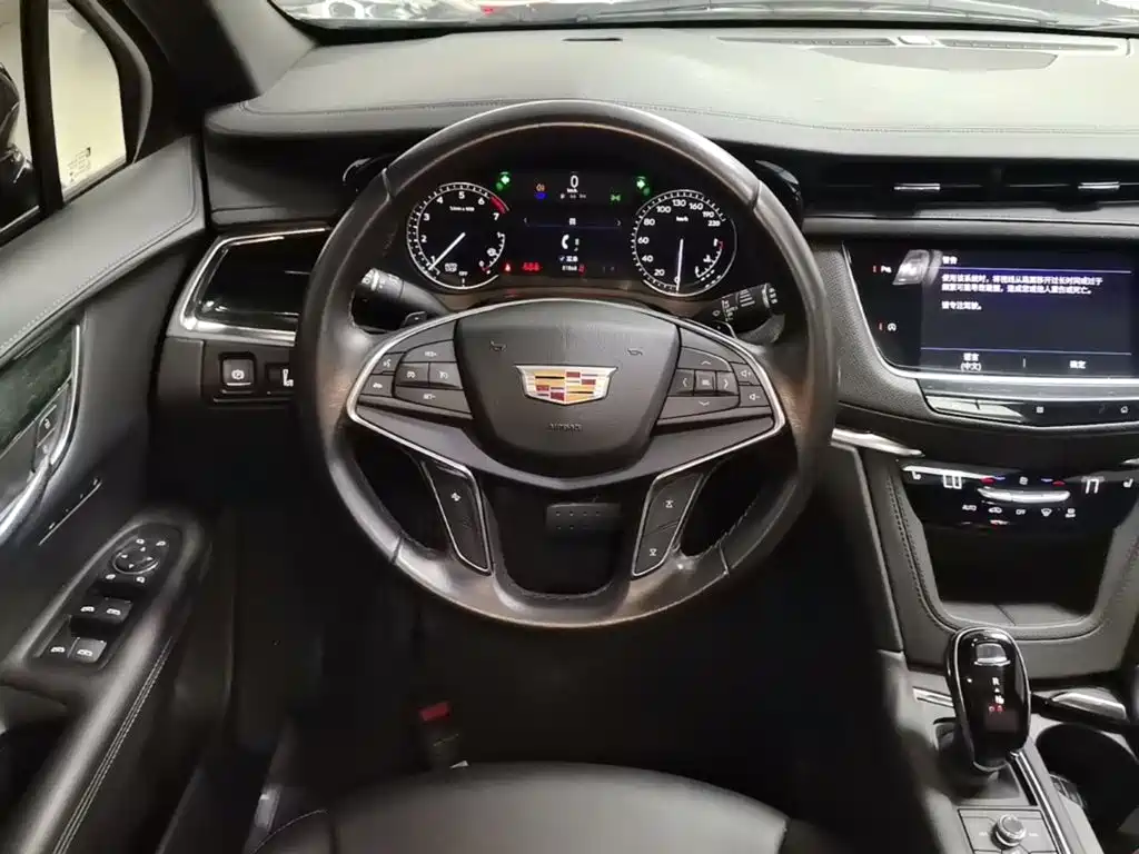 Cadillac XT5 2020 — фото 11